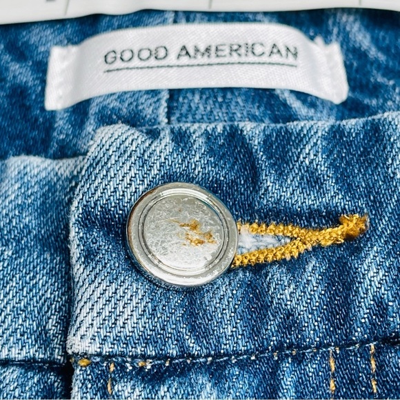 Good American Blue Ankle & Cropped Jeans - Picture 4 of 9